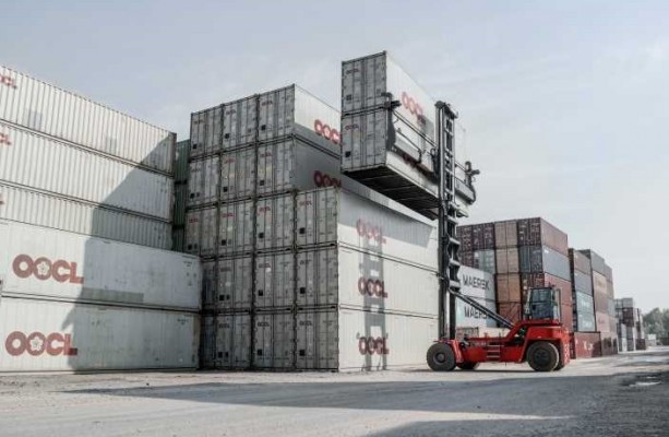 Штабелери Kalmar для обробки порожніх контейнерів